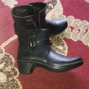 Easy street black booties